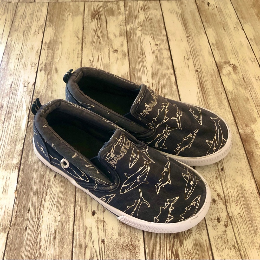 nautica shark slip on shoes - Picture 4 of 4